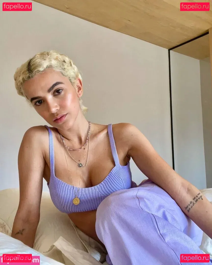 Manu Gavassi Onlyfans Photo Gallery 