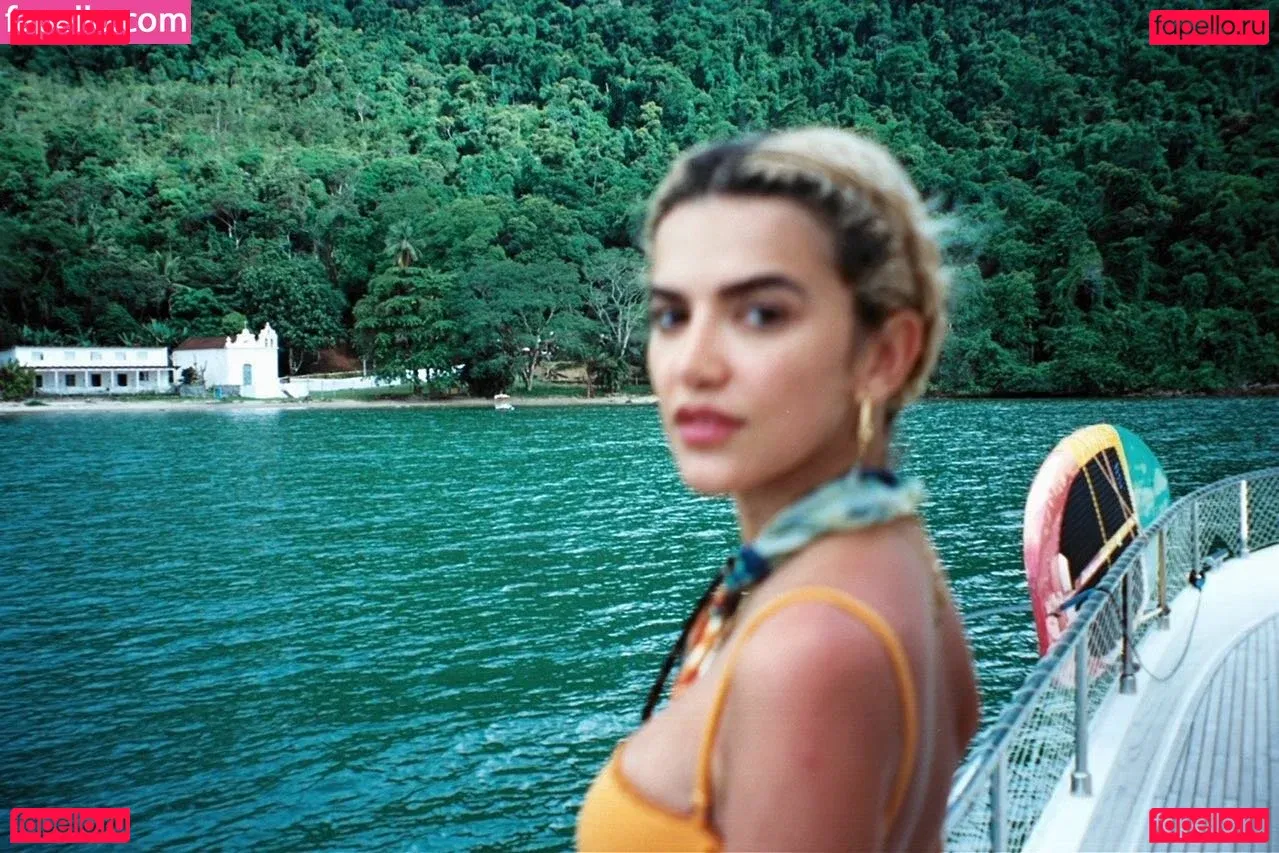 Manu Gavassi Onlyfans Photo Gallery 