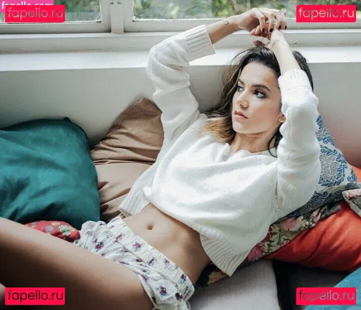 Manu Gavassi Onlyfans Photo Gallery 