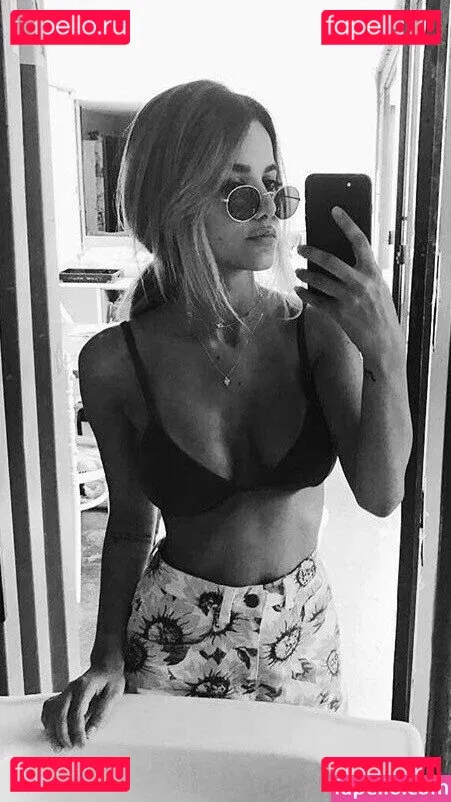 Manu Gavassi Onlyfans Photo Gallery 