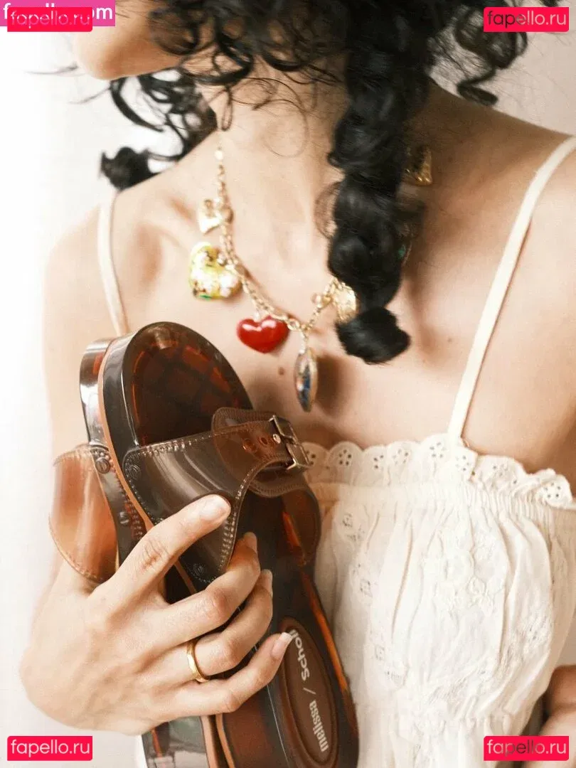 Manu Gavassi Onlyfans Photo Gallery 