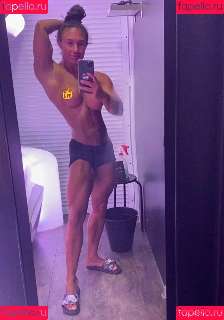 Mistress Muscle Onlyfans Photo Gallery 