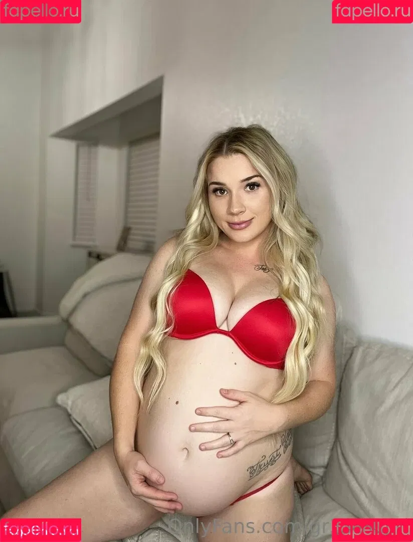 gr33dygirl Onlyfans Photo Gallery 