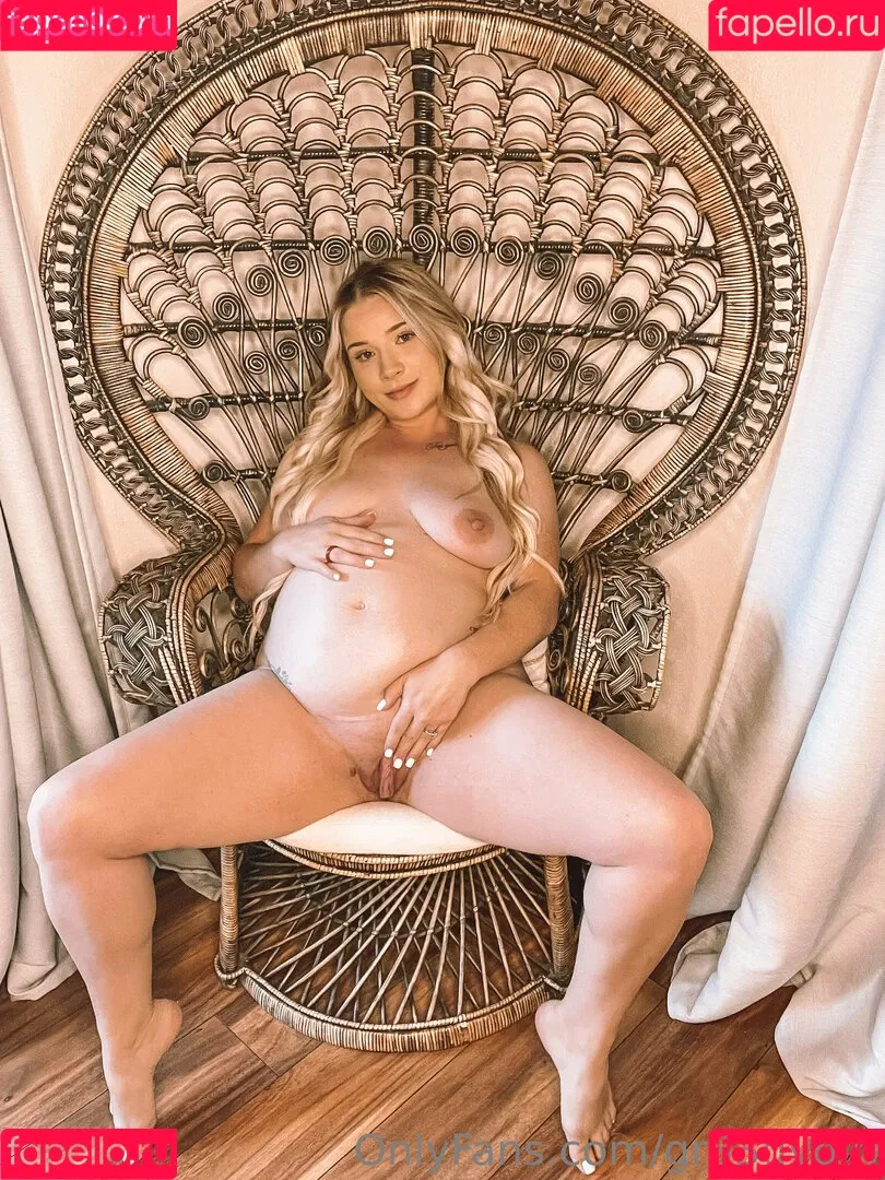 gr33dygirl Onlyfans Photo Gallery 