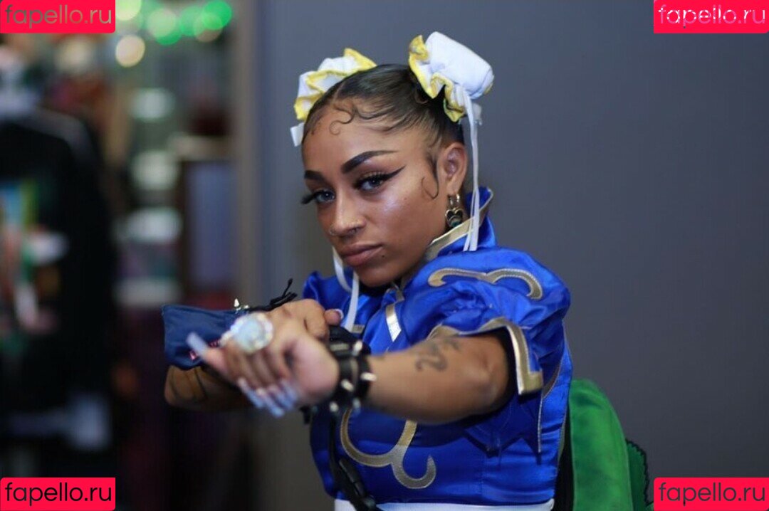 helloomcfly Onlyfans Photo Gallery 