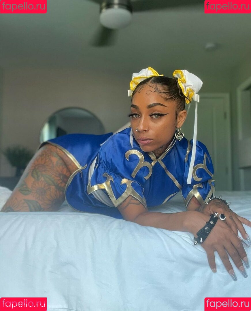 helloomcfly Onlyfans Photo Gallery 