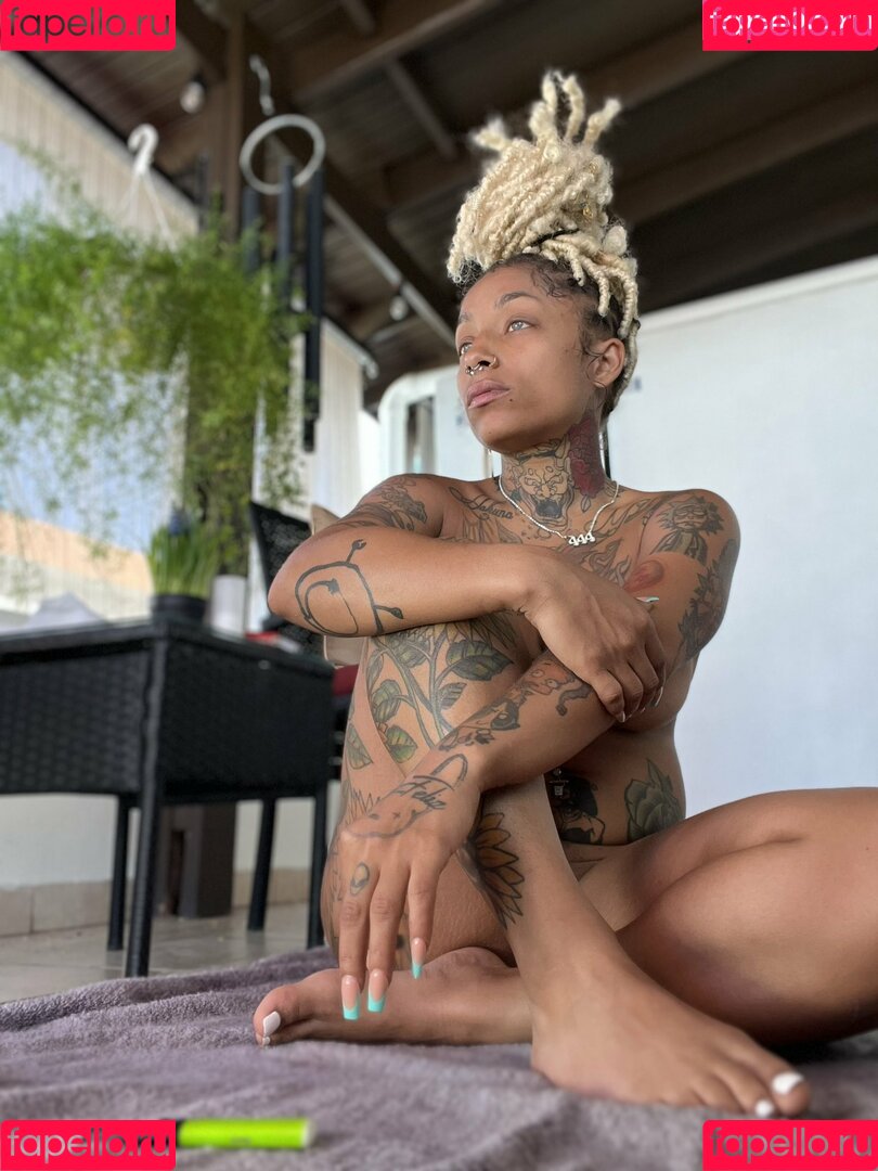 helloomcfly Onlyfans Photo Gallery 