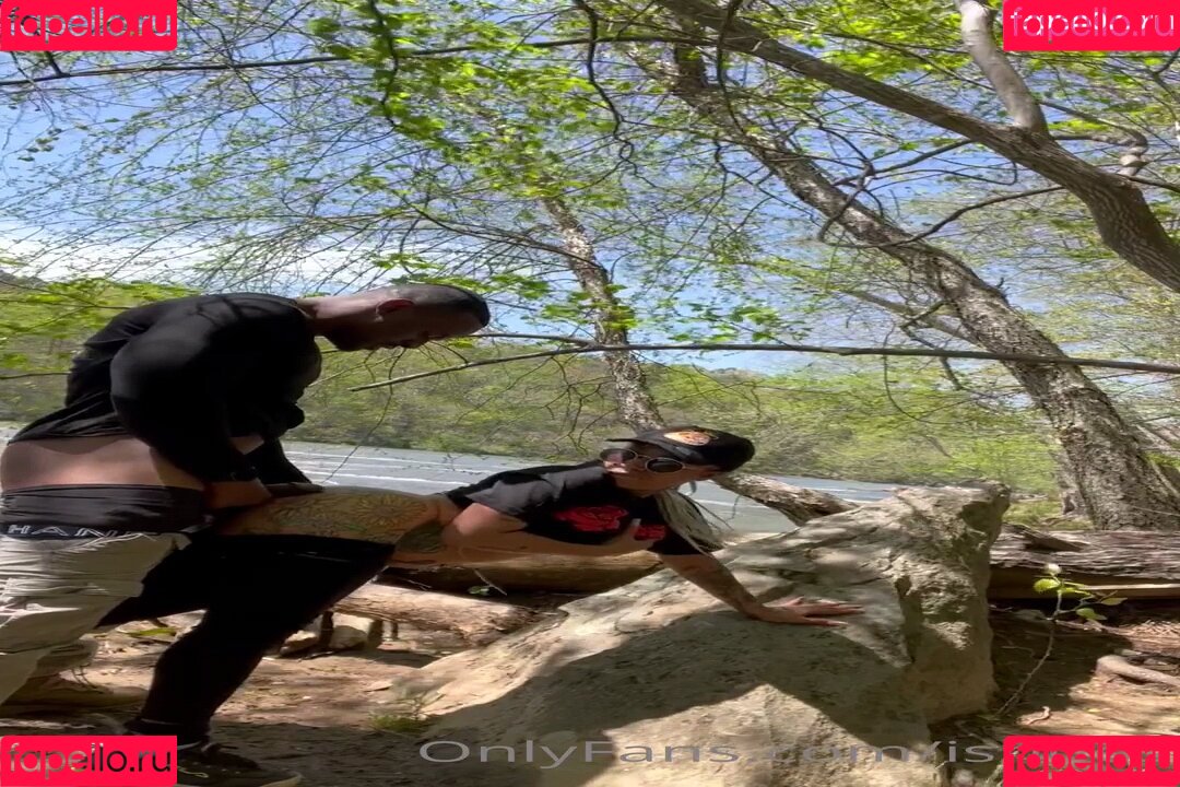 helloomcfly Onlyfans Photo Gallery 