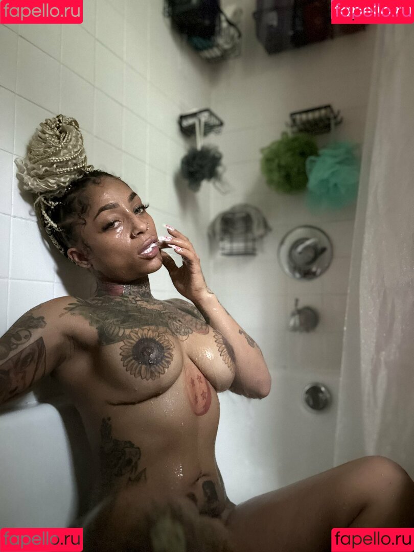 helloomcfly Onlyfans Photo Gallery 