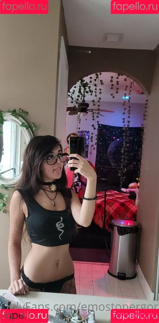 Emostonergorl Onlyfans Photo Gallery 