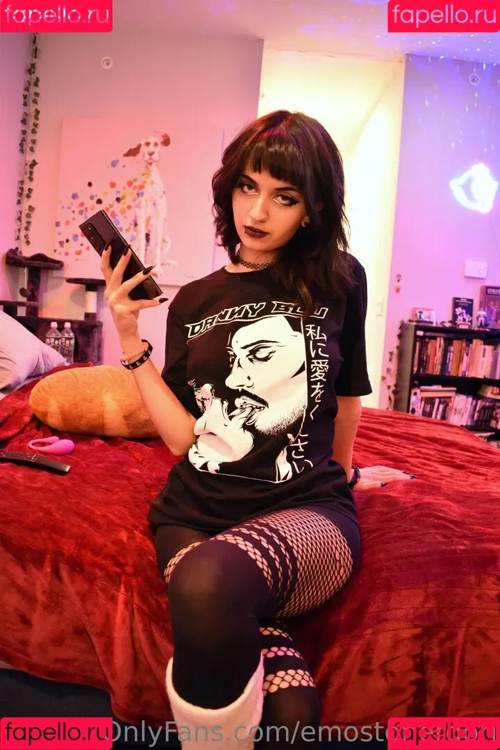Emostonergorl Onlyfans Photo Gallery 