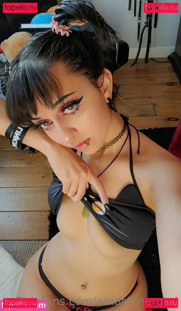 Emostonergorl Onlyfans Photo Gallery 