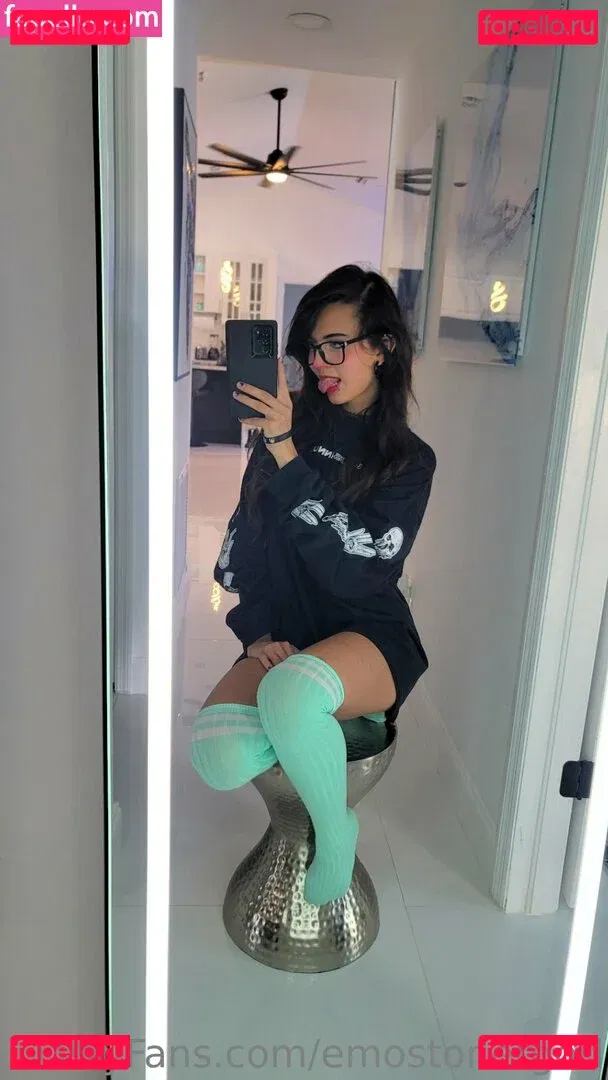 Emostonergorl Onlyfans Photo Gallery 