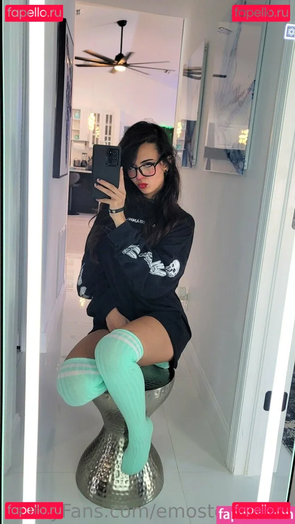 Emostonergorl Onlyfans Photo Gallery 