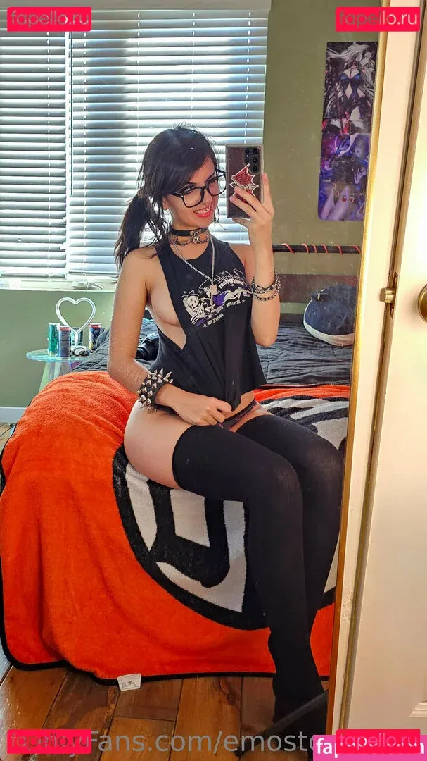 Emostonergorl Onlyfans Photo Gallery 