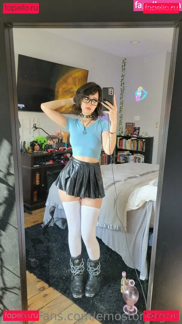 Emostonergorl Onlyfans Photo Gallery 