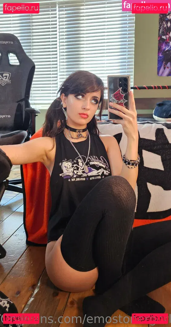 Emostonergorl Onlyfans Photo Gallery 