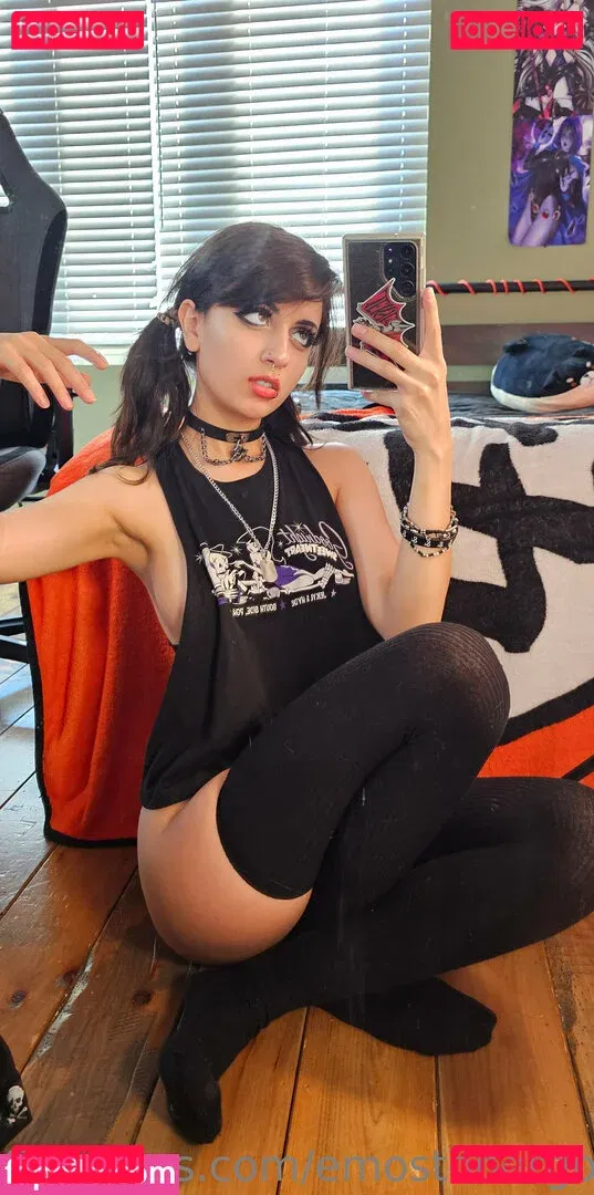 Emostonergorl Onlyfans Photo Gallery 