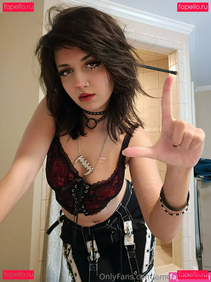 Emostonergorl Onlyfans Photo Gallery 