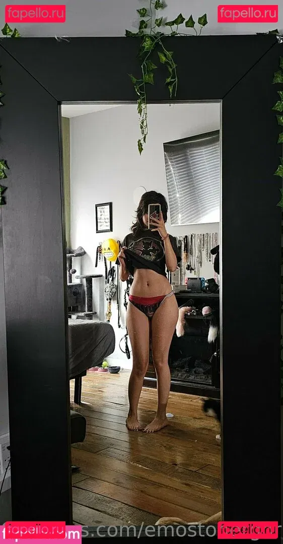 Emostonergorl Onlyfans Photo Gallery 