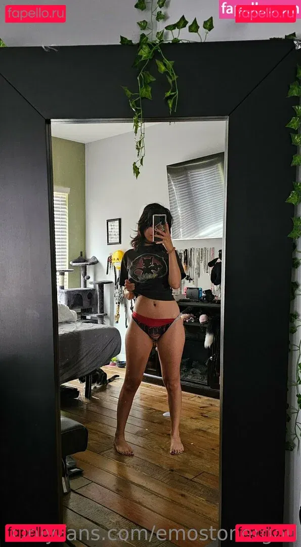 Emostonergorl Onlyfans Photo Gallery 