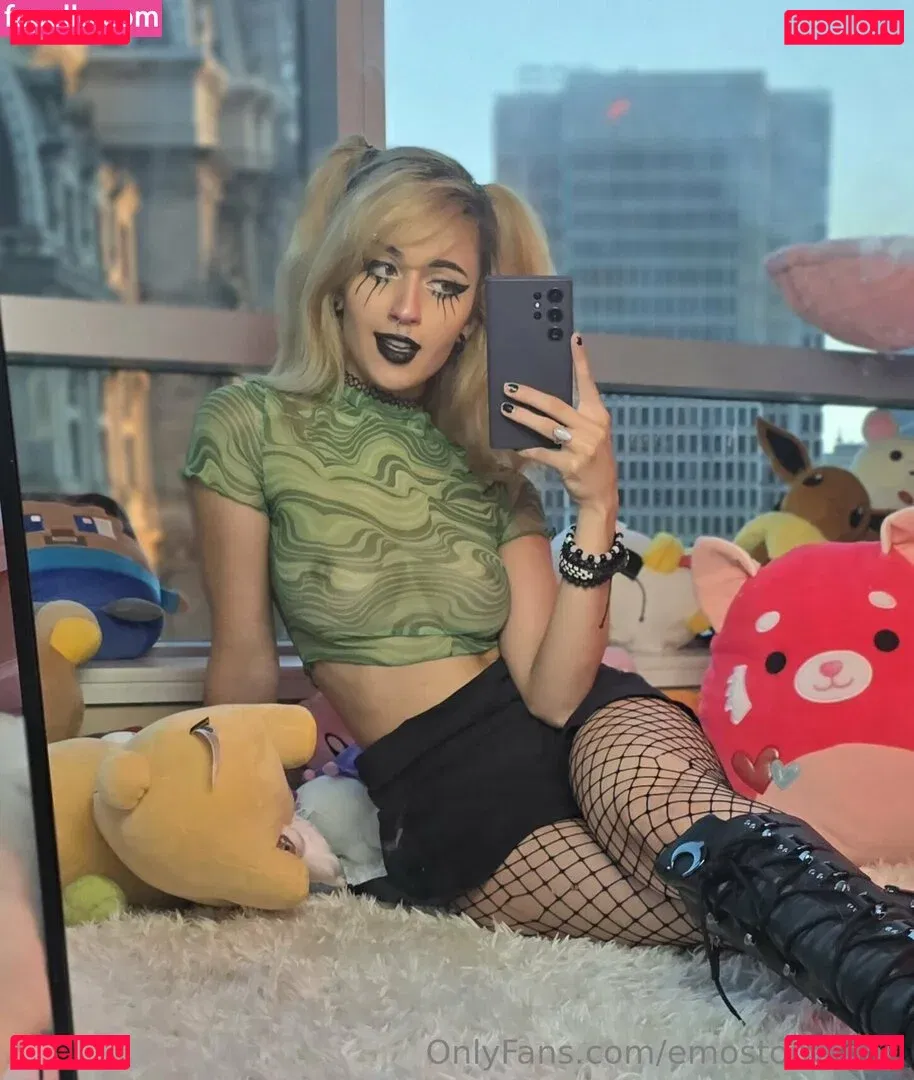 Emostonergorl Onlyfans Photo Gallery 