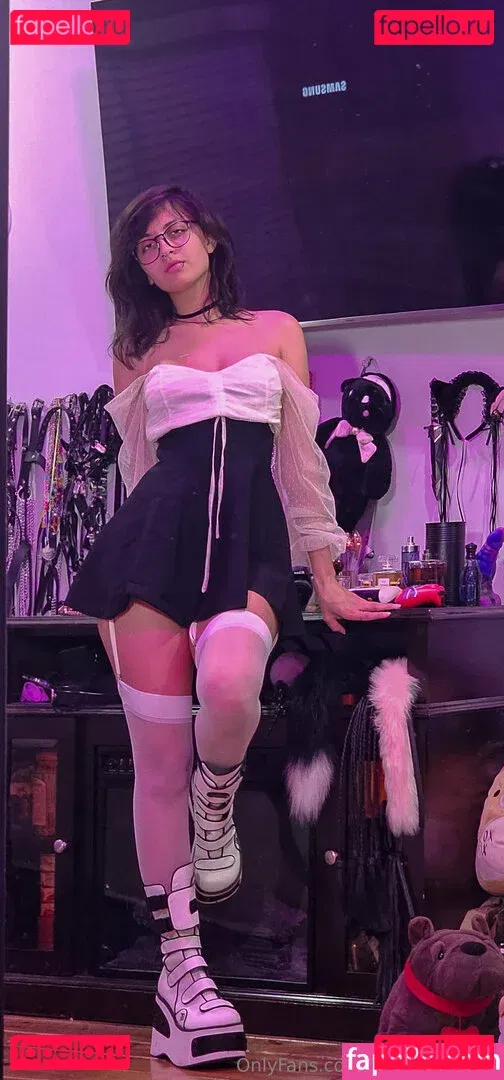 Emostonergorl Onlyfans Photo Gallery 