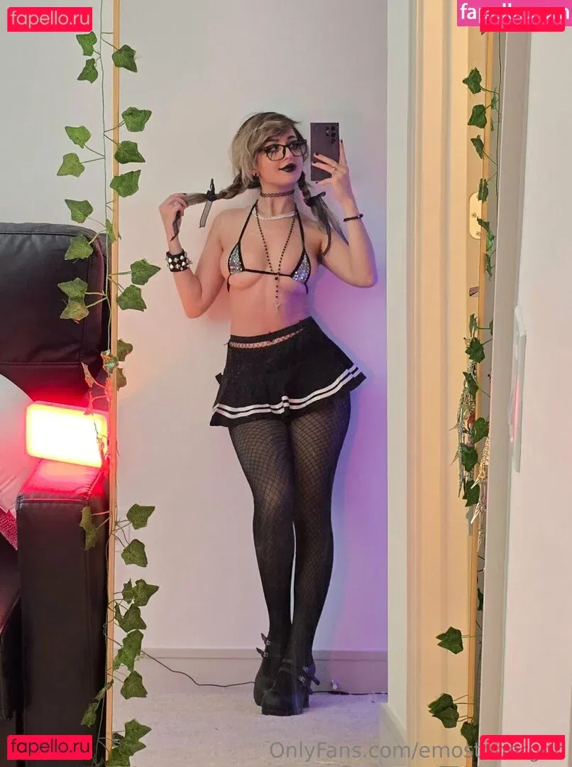 Emostonergorl Onlyfans Photo Gallery 