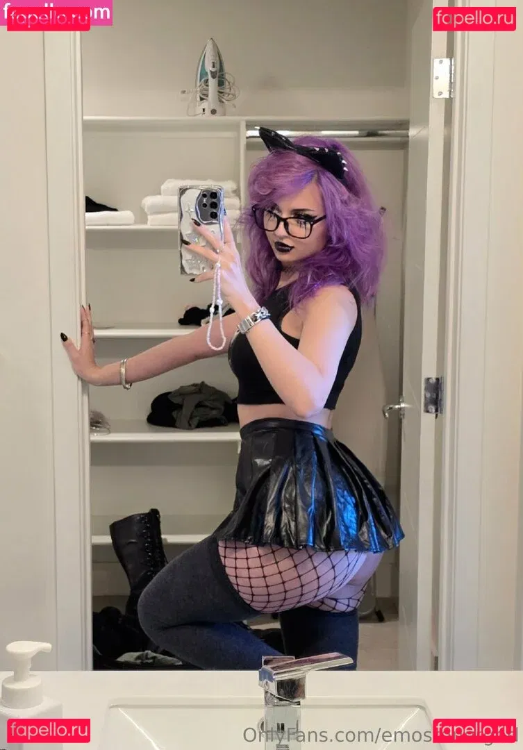 Emostonergorl Onlyfans Photo Gallery 