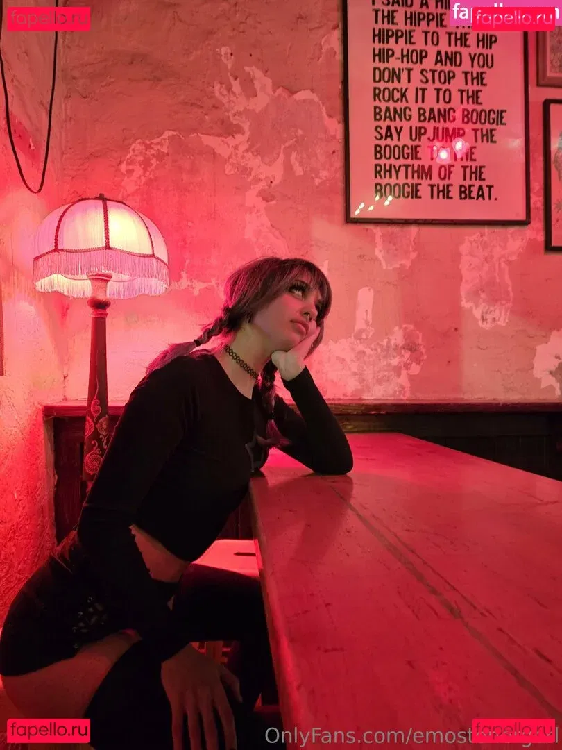 Emostonergorl Onlyfans Photo Gallery 