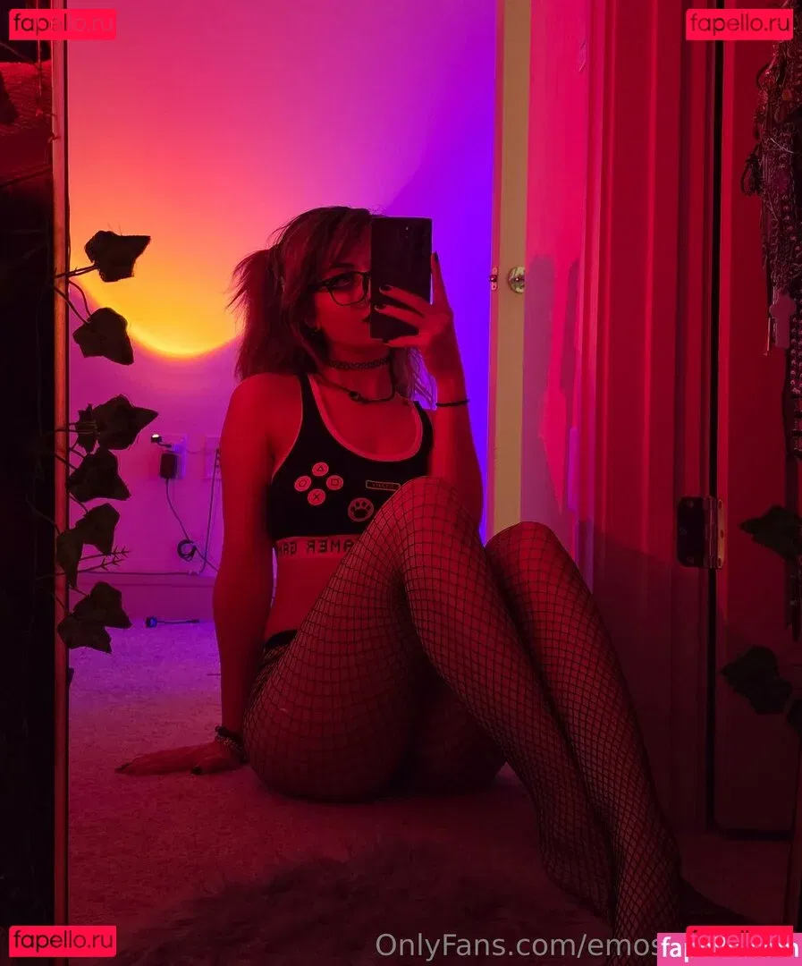 Emostonergorl Onlyfans Photo Gallery 