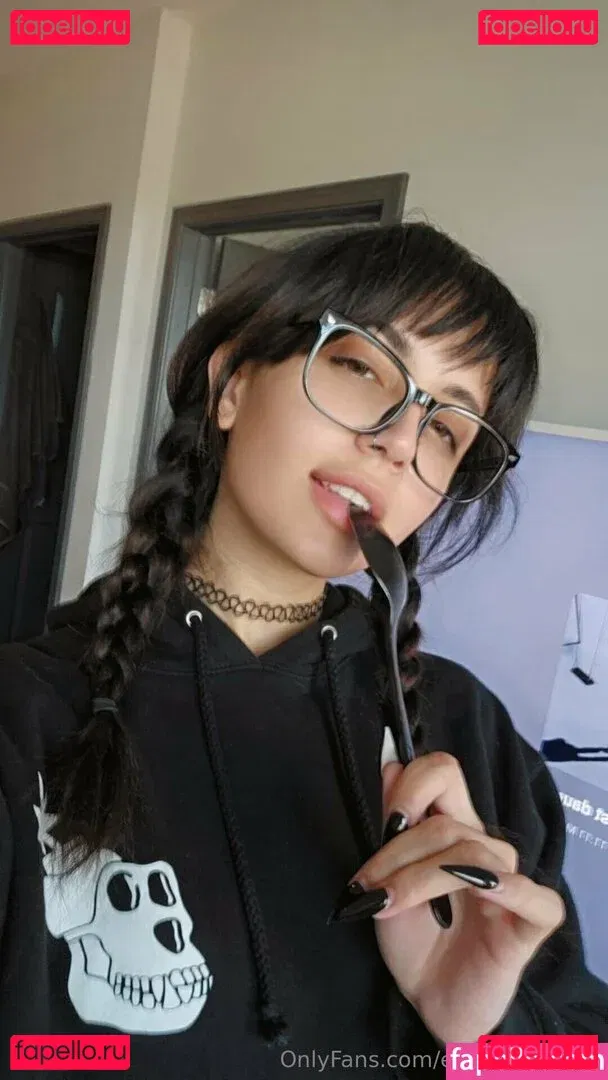 Emostonergorl Onlyfans Photo Gallery 