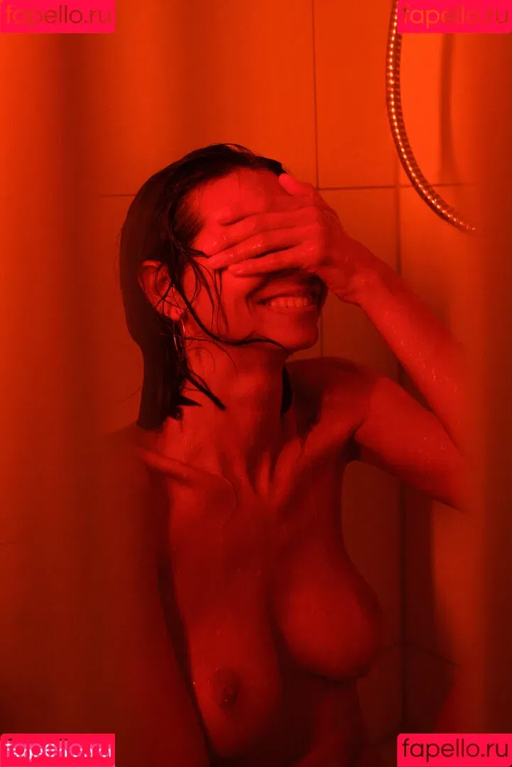 ireenel_ Onlyfans Photo Gallery 
