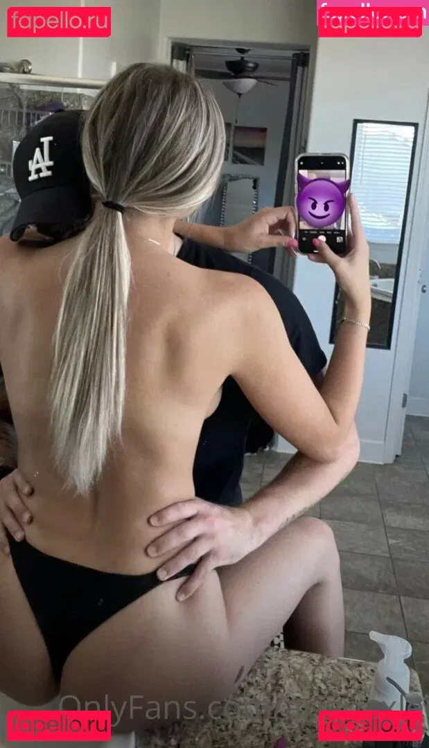 ireenel_ Onlyfans Photo Gallery 