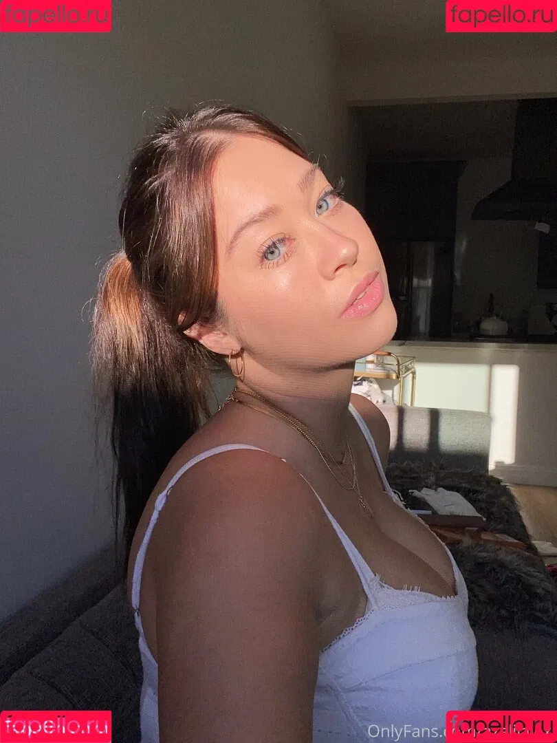 azaliialexi Onlyfans Photo Gallery 