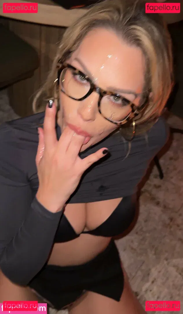 savvysuxx Onlyfans Photo Gallery 