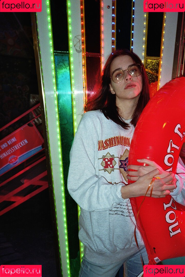 Ariane Ganz Onlyfans Photo Gallery 