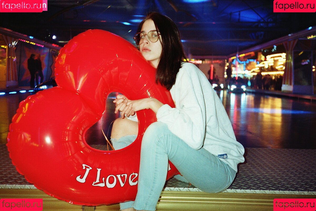 Ariane Ganz Onlyfans Photo Gallery 