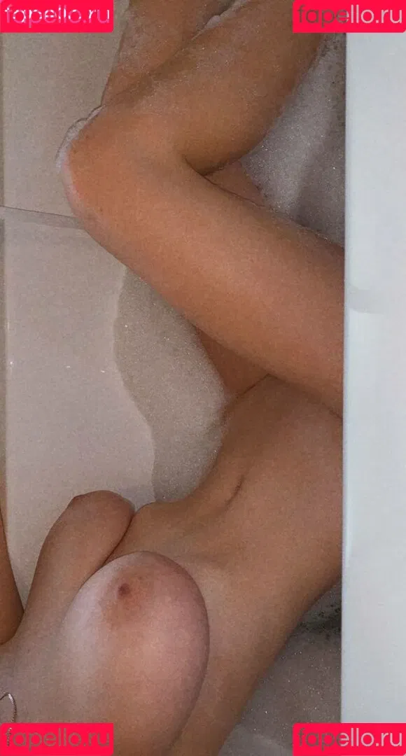 Carolyn Marcinkus Onlyfans Photo Gallery 