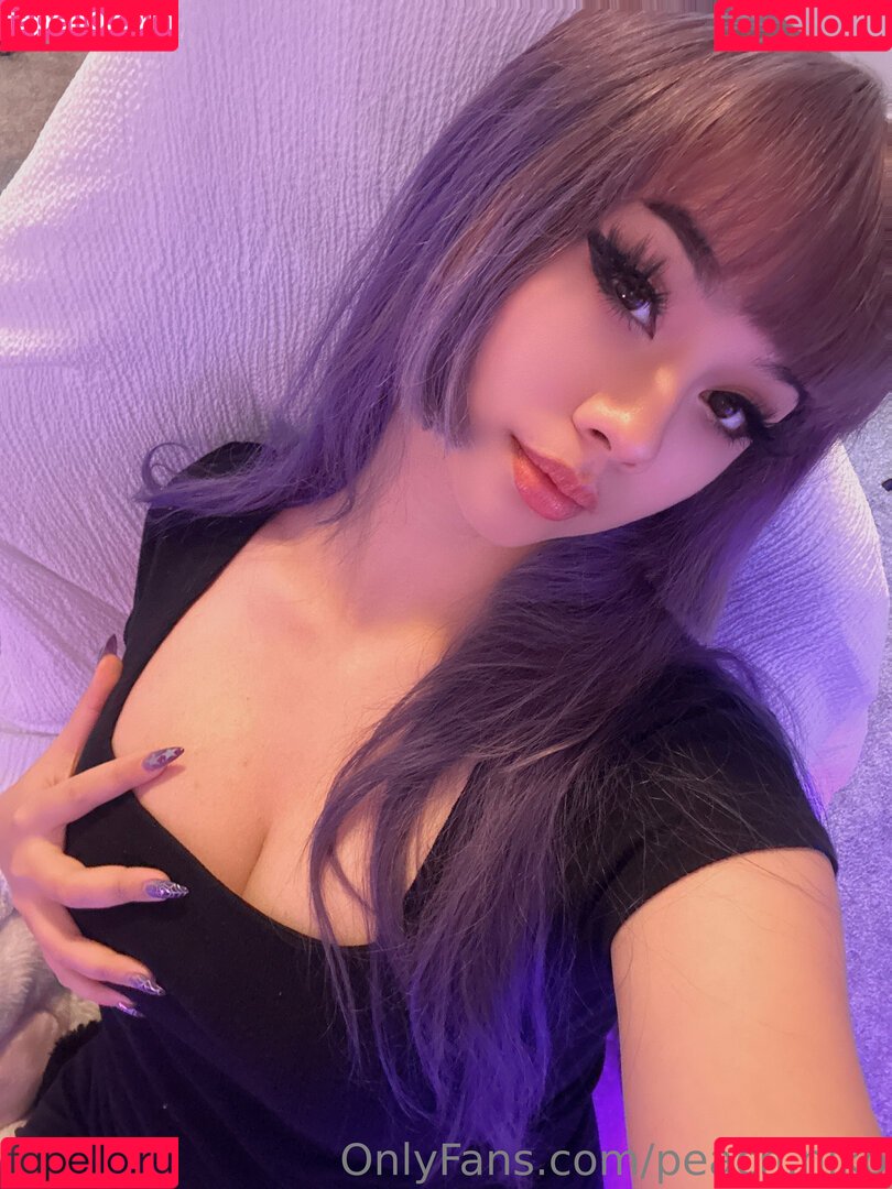 peach.niko Onlyfans Photo Gallery 