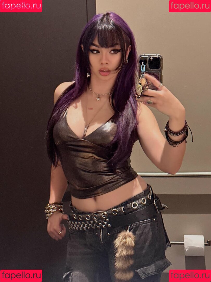 peach.niko Onlyfans Photo Gallery 