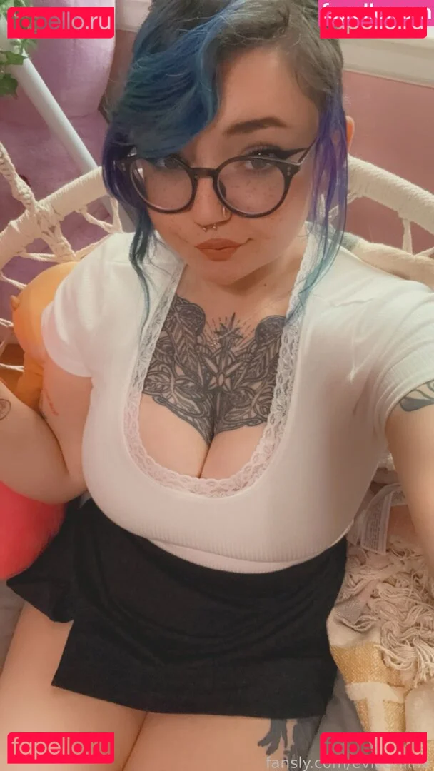 onlineevie Onlyfans Photo Gallery 