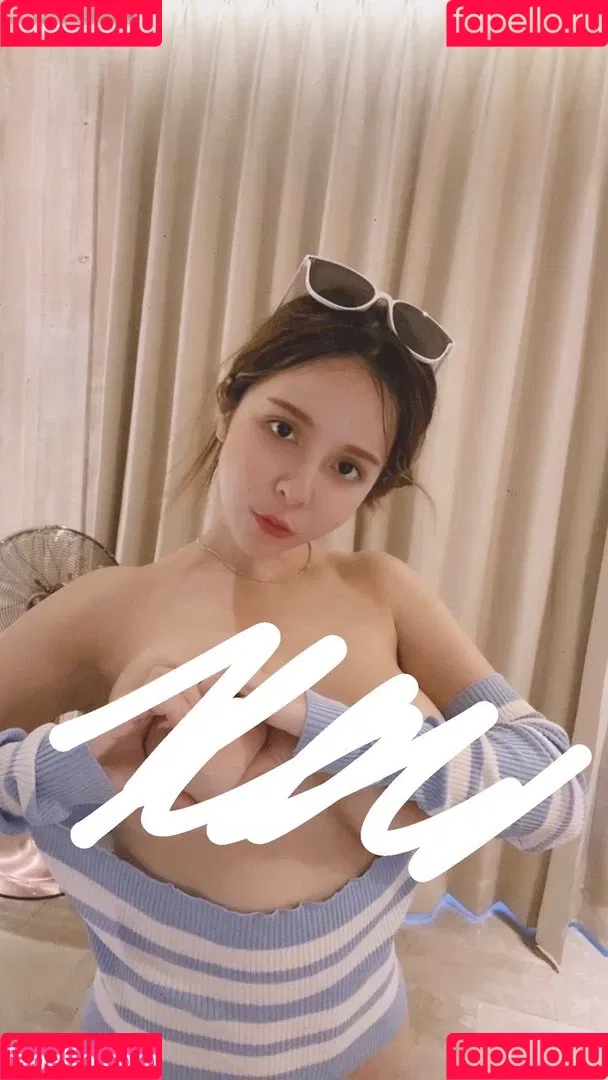 Mandi 香菱 Onlyfans Photo Gallery 