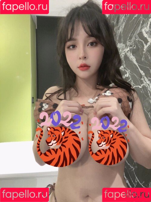 Mandi 香菱 Onlyfans Photo Gallery 