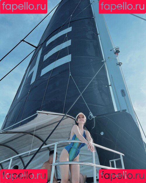 Mandi 香菱 Onlyfans Photo Gallery 