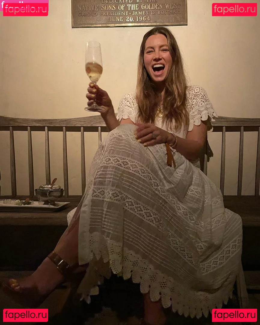 Jessica Biel Onlyfans Photo Gallery 