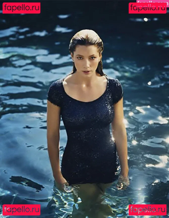 Jessica Biel Onlyfans Photo Gallery 