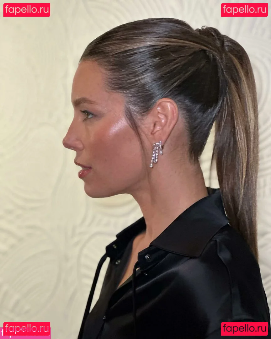 Jessica Biel Onlyfans Photo Gallery 