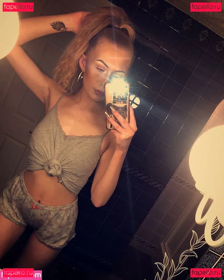 Holly Jo Ballard Onlyfans Photo Gallery 