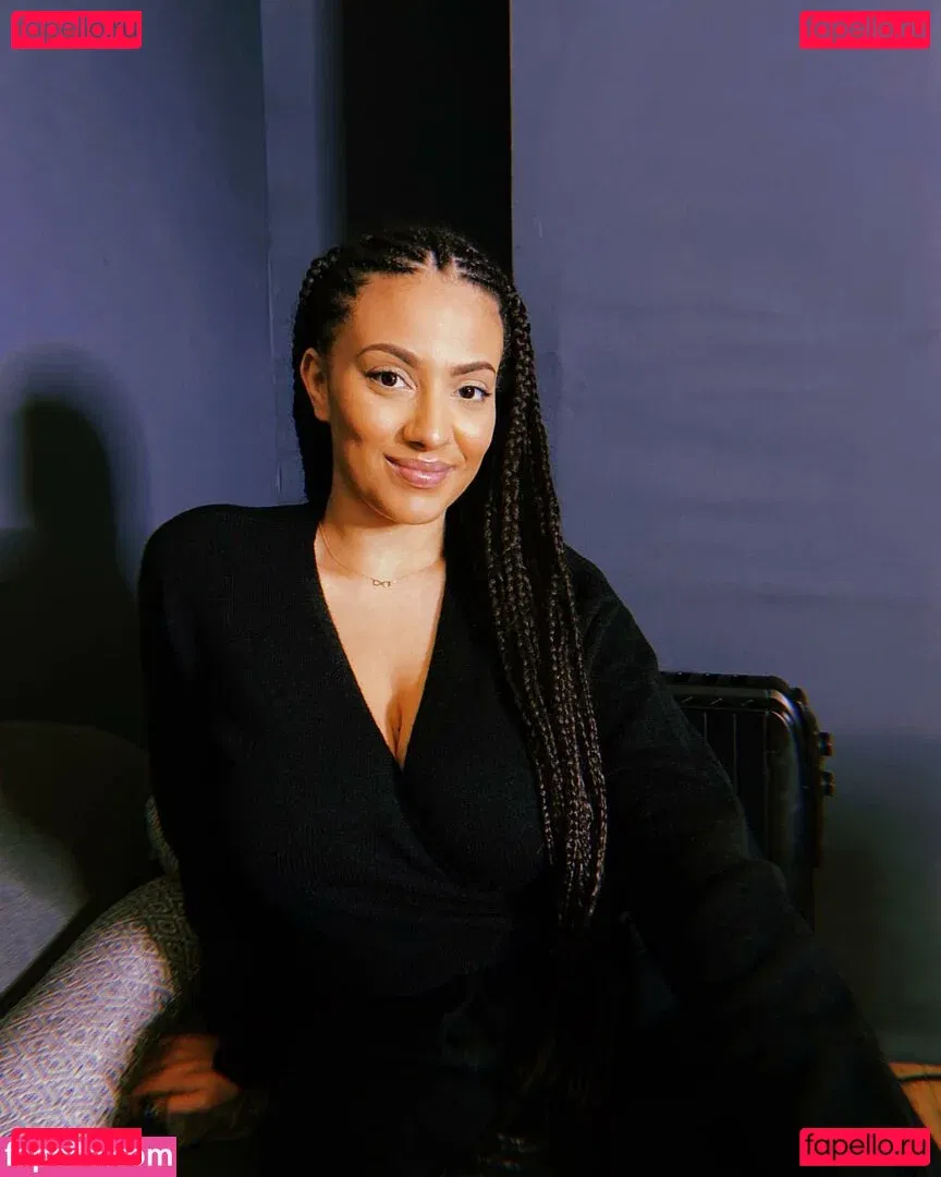 Ines Curly Onlyfans Photo Gallery 